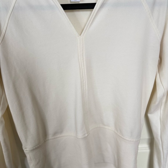 Athleta Women's V-Neck Cream Sweater - Picture 5 of 7